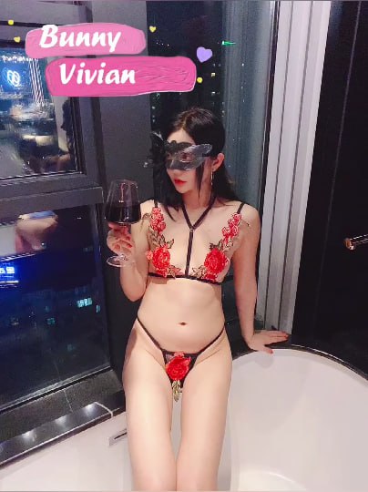 推特 女神 丝袜 Vivian姐 定制版主题系列全28部 8.8G